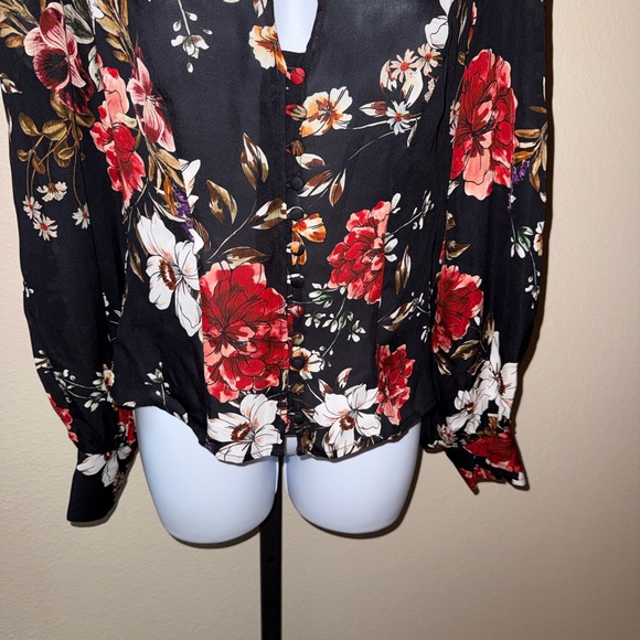 NICHOLAS Black Red Floral 100% Silk Keyhole Button Up Blouse Women’s Size XS/S* - Picture 3 of 15